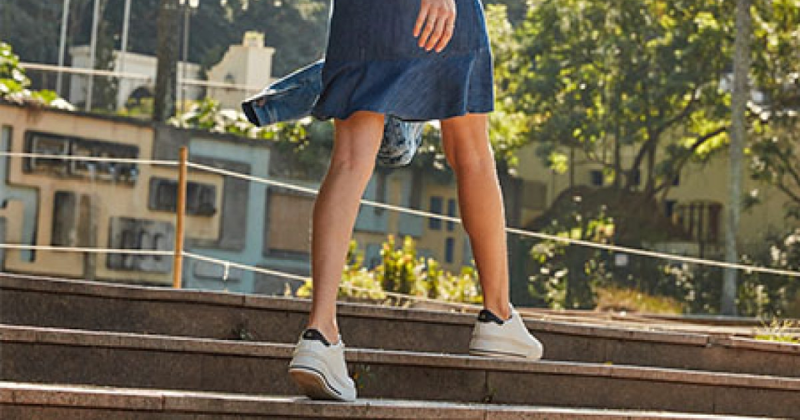 Vestido com tênis: Deixe as sandálias de lado!