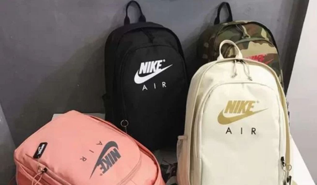Mochilas da Nike: Escolha o Estilo e Desempenho Perfeitos para Você!