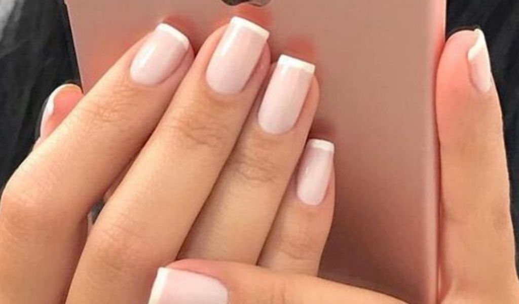 Os Benefícios de Usar Produtos Naturais para o Cuidado das Unhas: Ingredientes a Procurar e Receitas Caseiras