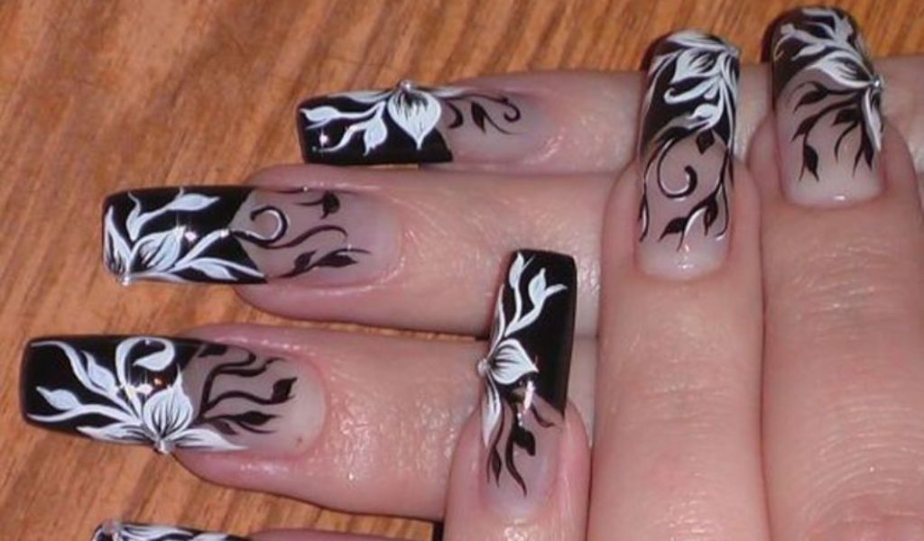 Nail Art: Uma Jornada Além da Estética