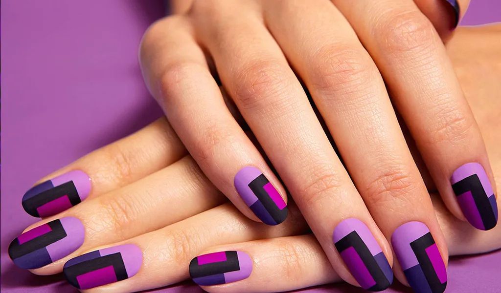 Explorando a Nail Art Feminina: 10 Designs Deslumbrantes para Encantar em Qualquer Ocasião