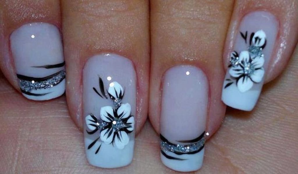 Nail Art Floral para Mulheres: Elevando o Estilo das Suas Unhas com Elegância Botânica