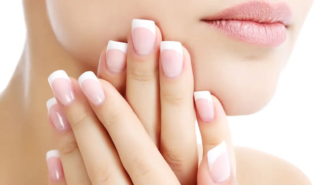 Tutoriais de Nail Art para Mulheres: Transforme Suas Unhas em Obras de Arte