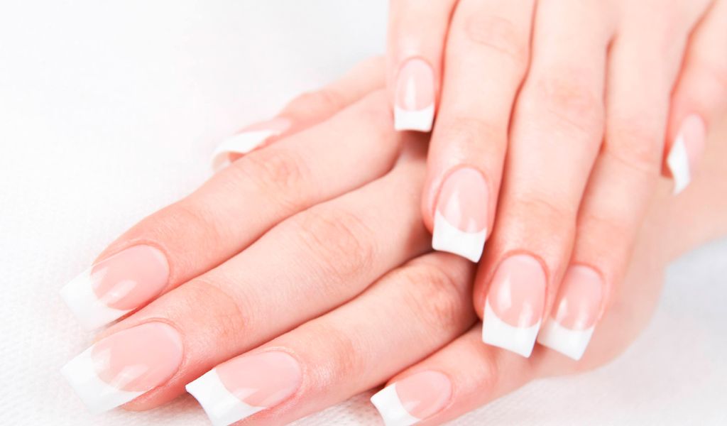 Unhas Minimalistas para Quem Está Sempre em Movimento
