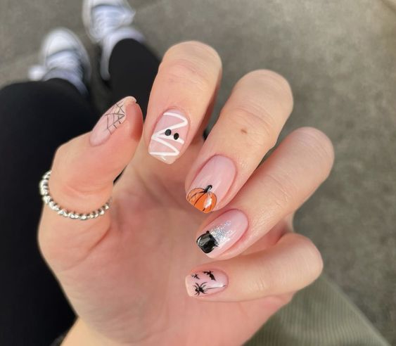 Nail art colorida